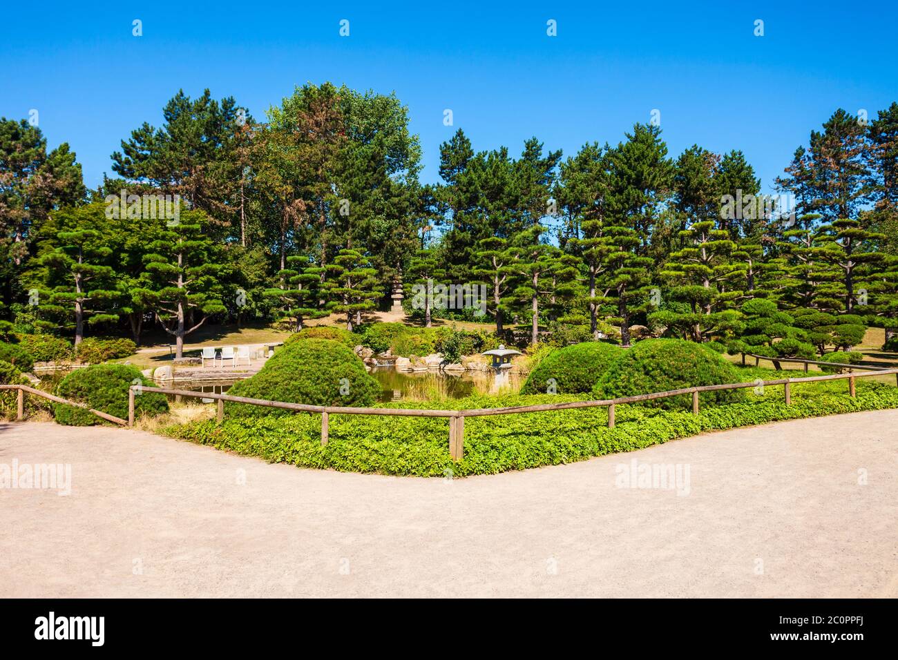 Jardin japonais de Nordpark est un espace vert public dans le quartier Stockum à Dusseldorf city en Allemagne Banque D'Images