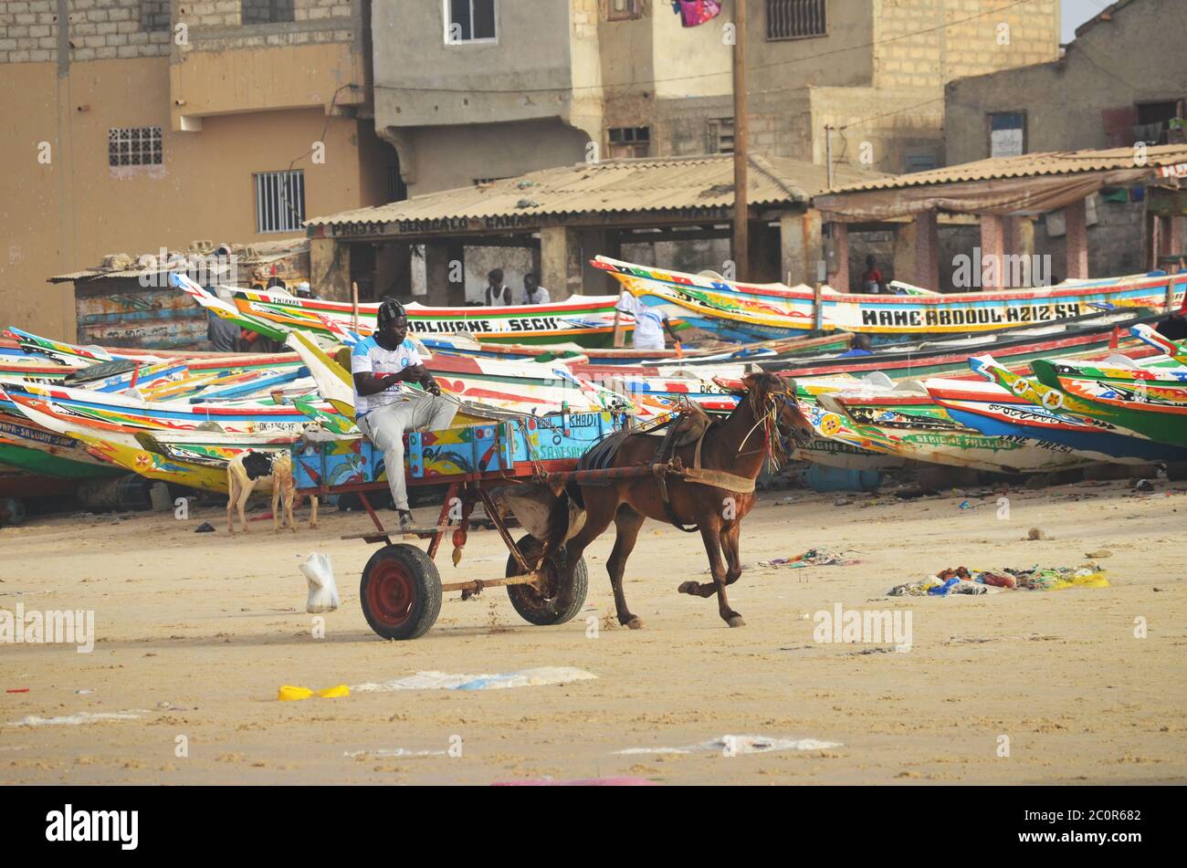 Une calèche à Yoff Beach, un quartier côtier très peuplé de Dakar, Sénégal Banque D'Images