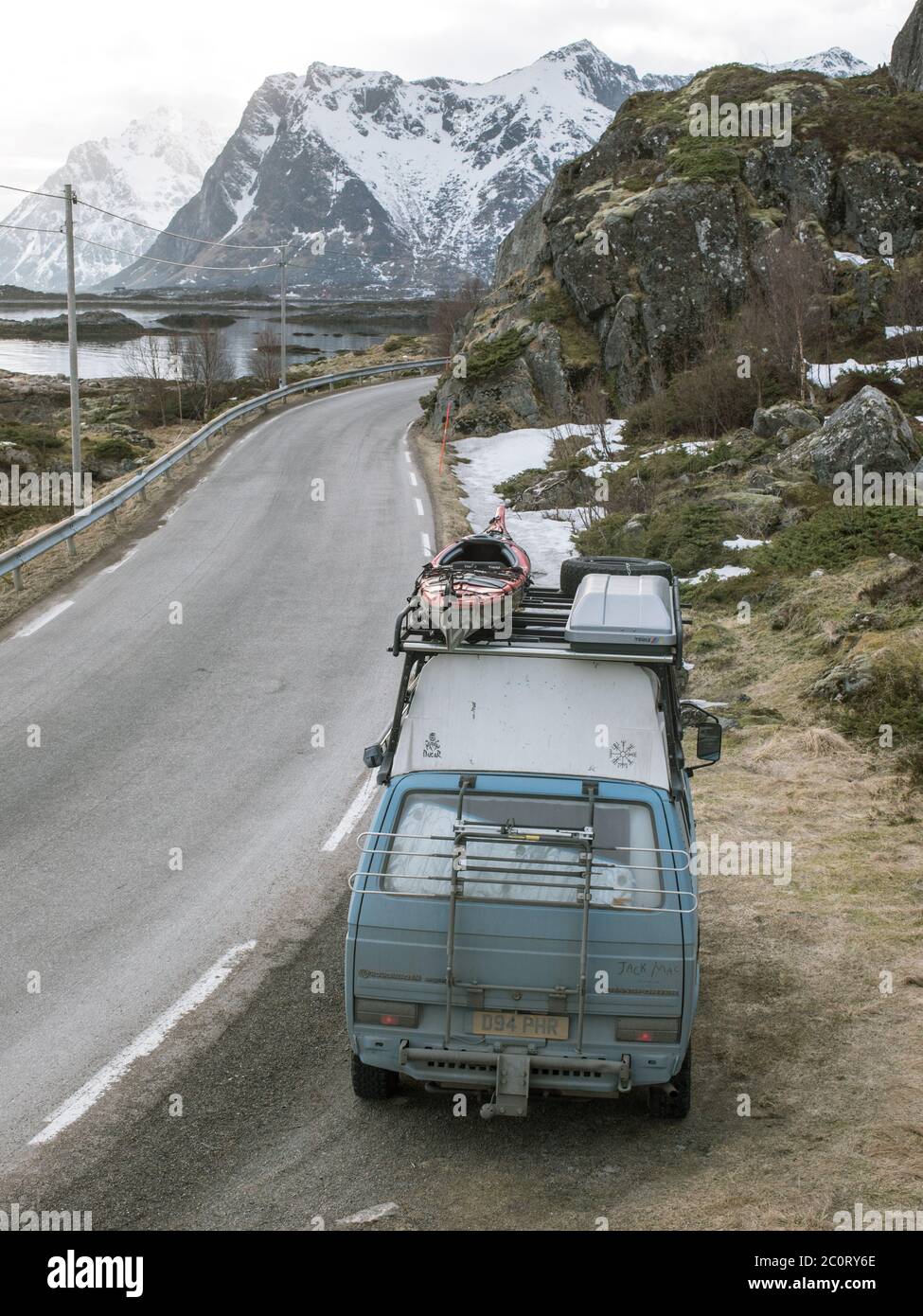 Mon camping-car 4x4 VW à Lofoten. Banque D'Images