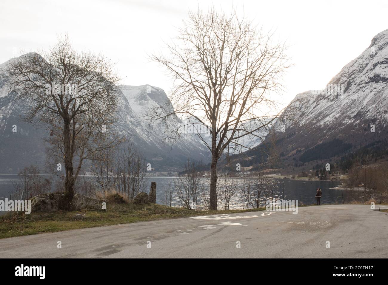 Un fjord calme dans le sud de la Norvège. Banque D'Images