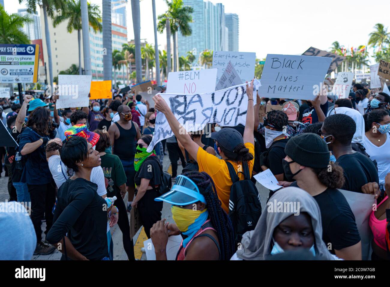 Miami Downtown, FL, USA - 31 MAI 2020 : les vies noires comptent. De nombreux américains sont allés à des manifestations pacifiques aux États-Unis contre la mort de George Floyd : p Banque D'Images