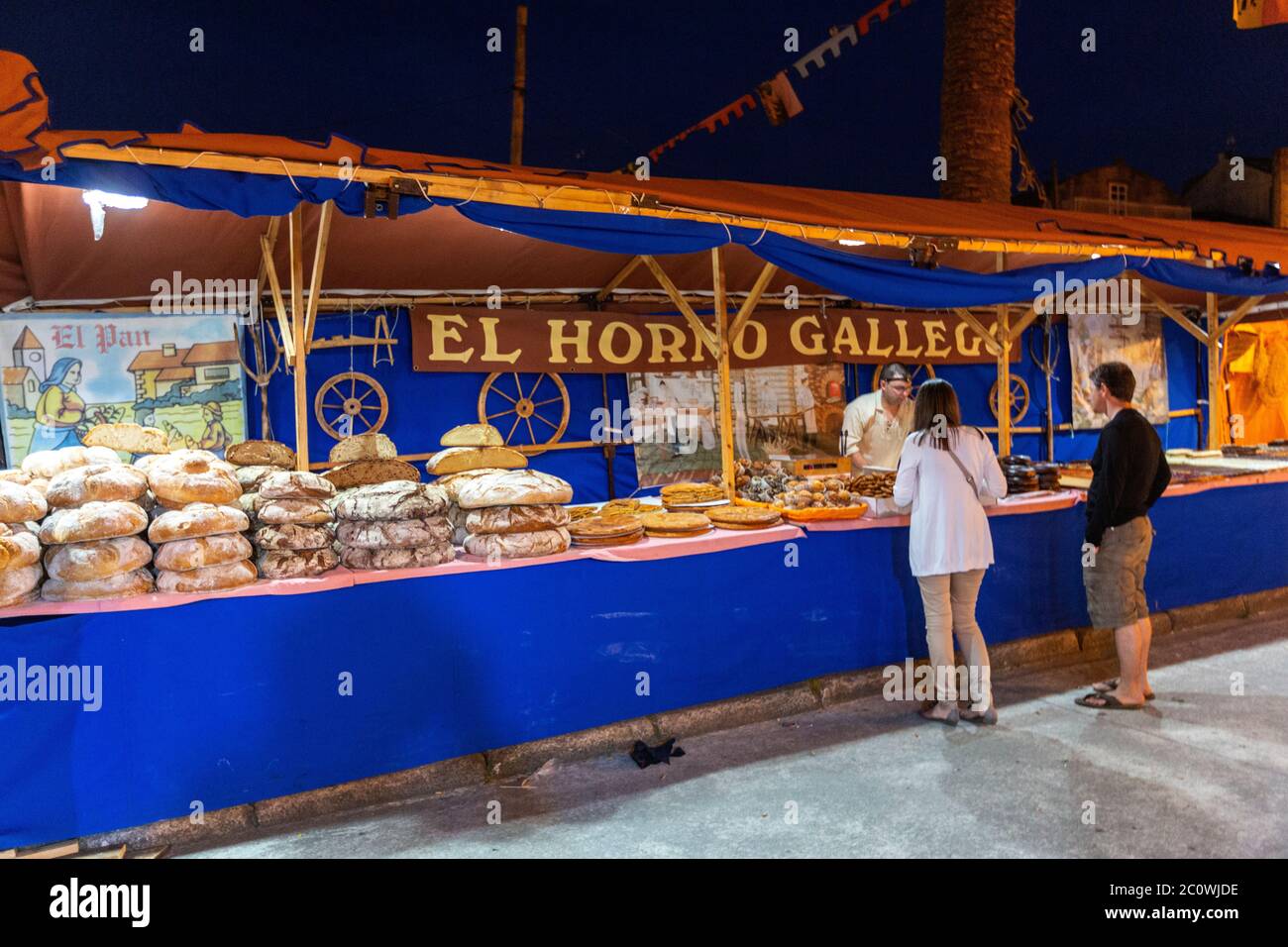 Gallego pain stalle dans le marché médiéval de corcubion, UNE province de la Corogne, Galice, Espagne Banque D'Images