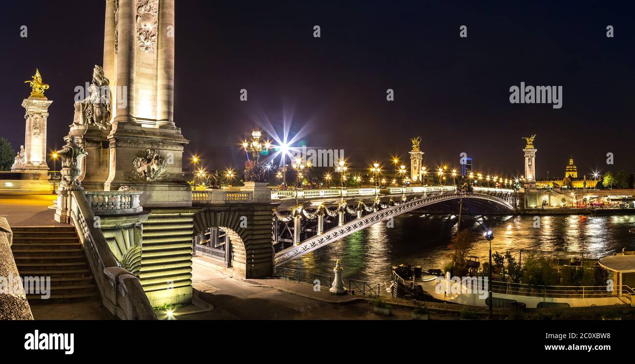 Pont de l'Alexandre III à Paris Banque D'Images