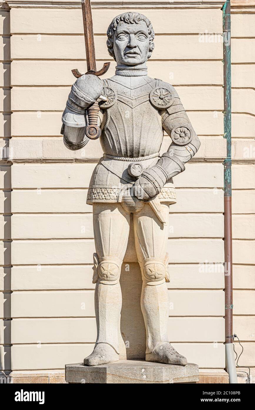 Magdeburger Roland Knight statue ancienne en face de l'ancien hôtel de ville (Rathaus), Magdebourg, Saxe Anhalt, Allemagne Banque D'Images