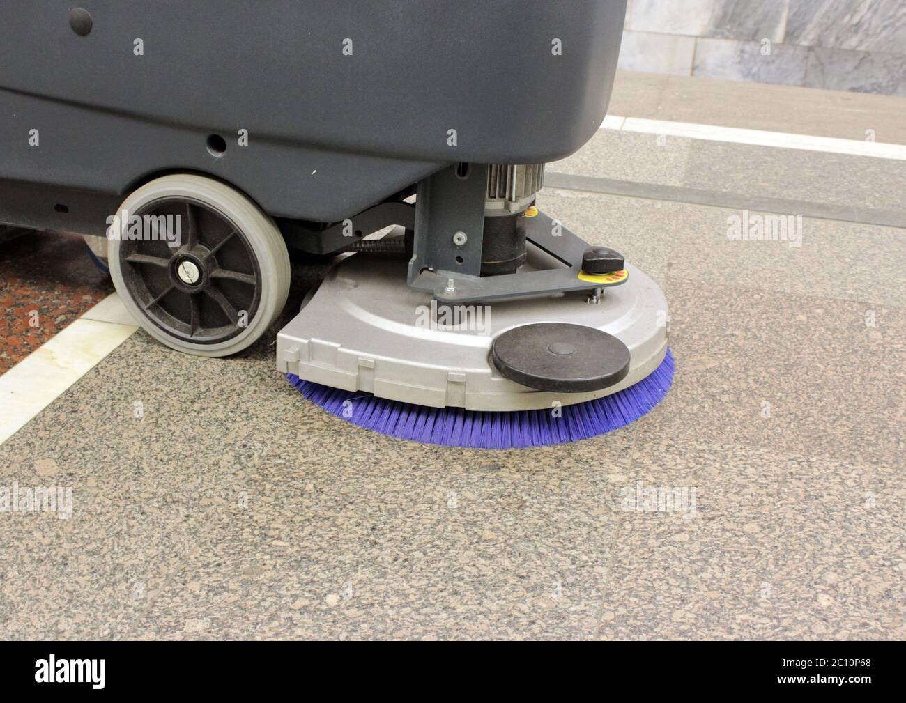 Dans le métro, brossez le sèche-linge à batterie Banque D'Images