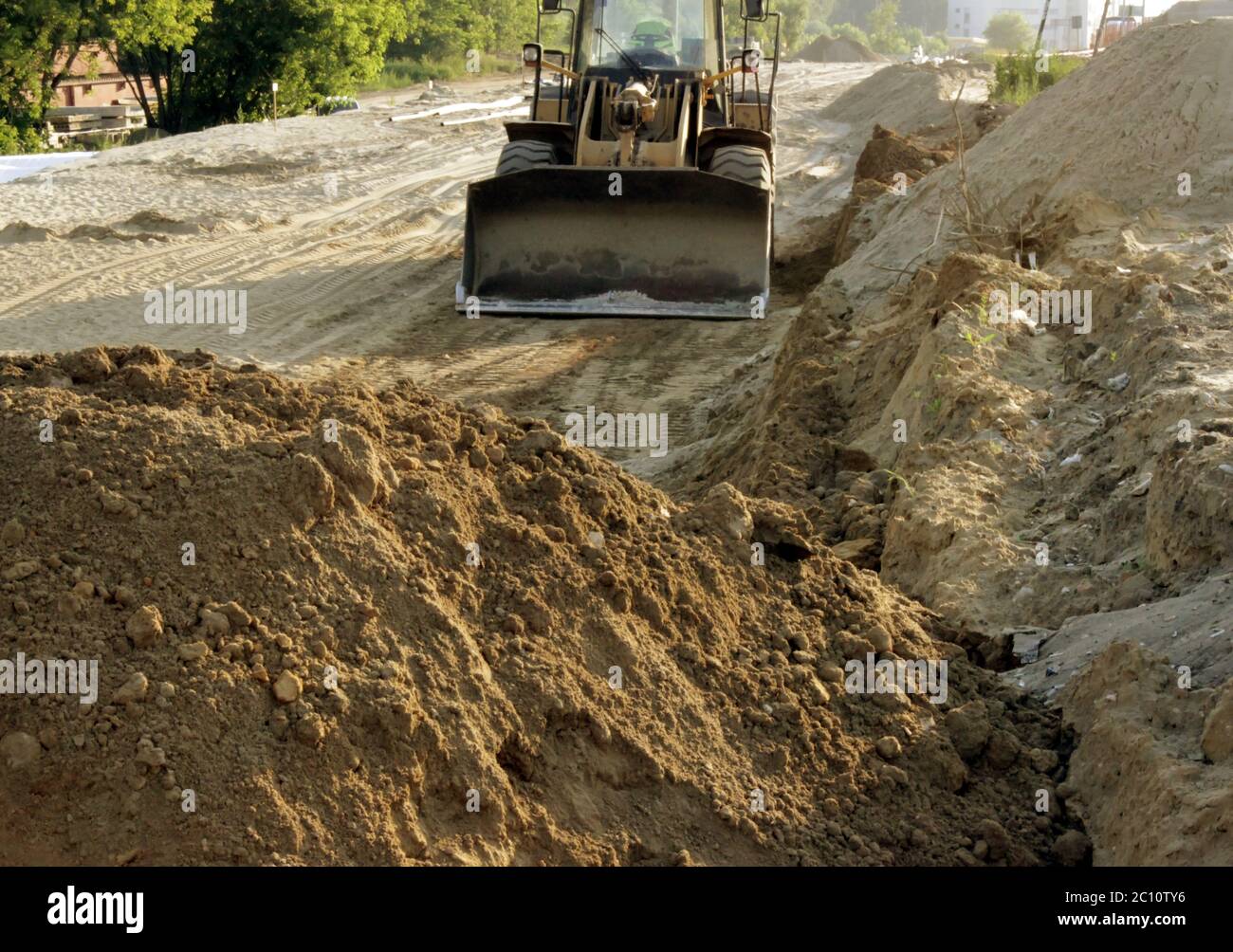 Site de construction et de bulldozer, qui construit des routes transport dans la région de Moscou Banque D'Images
