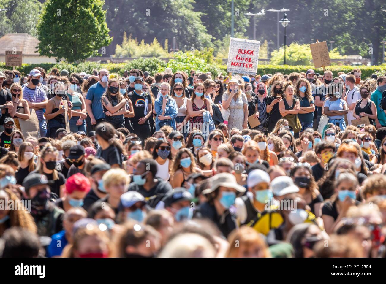 Brighton, Royaume-Uni, 13 juin 2020 : des foules sans précédent assistent au rassemblement Black Lives Matter à Brighton cet après-midi. Banque D'Images