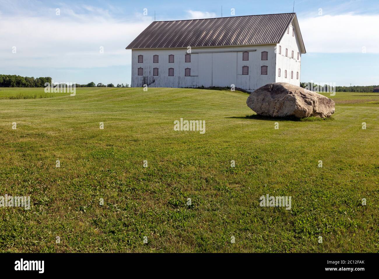 Grange blanche, sud-ouest du Michigan, États-Unis, par James D Coppinger/Dembinsky photo Assoc Banque D'Images