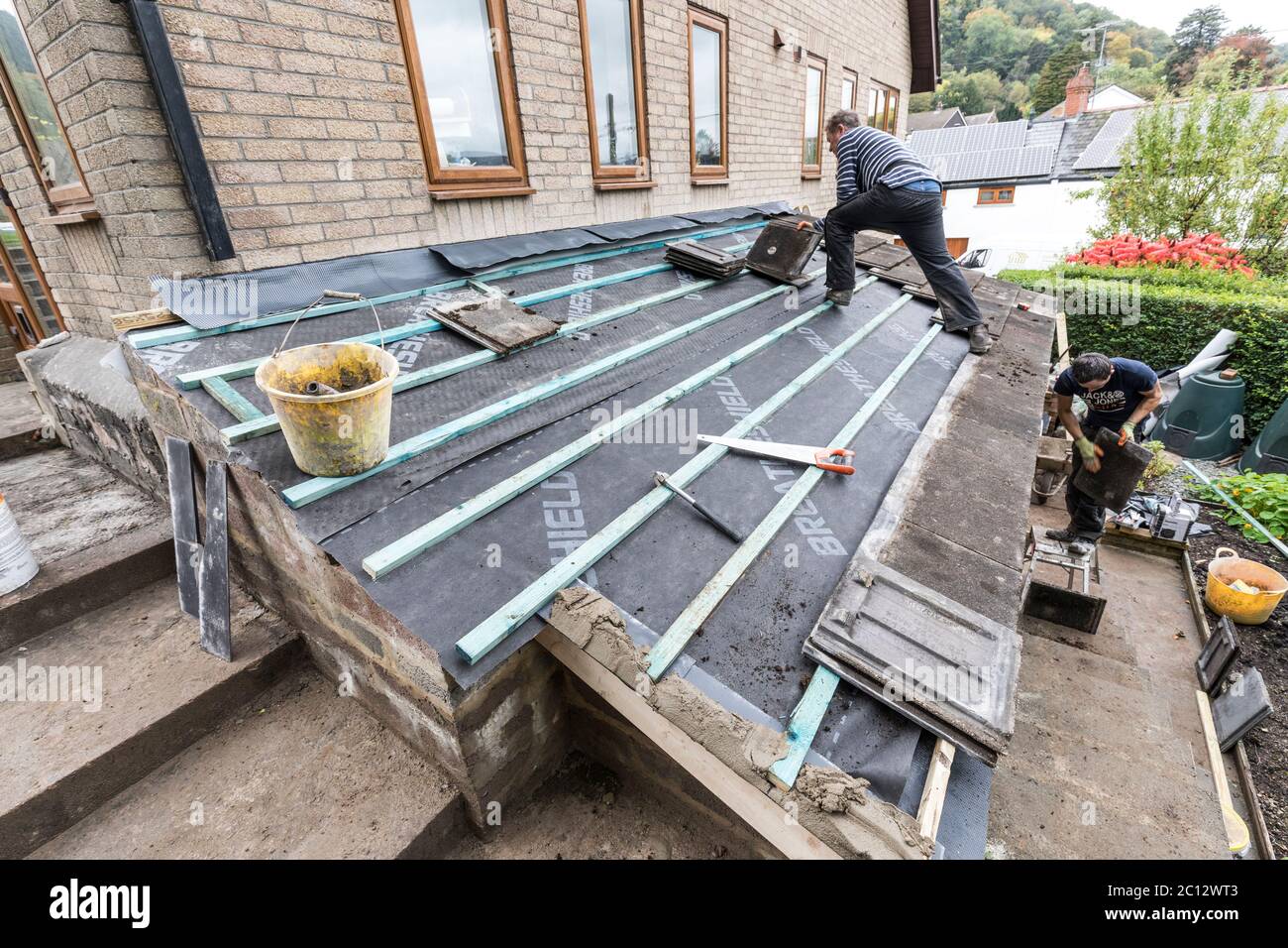 Construction de l'extension de la maison de toiture, pays de Galles, Royaume-Uni Banque D'Images