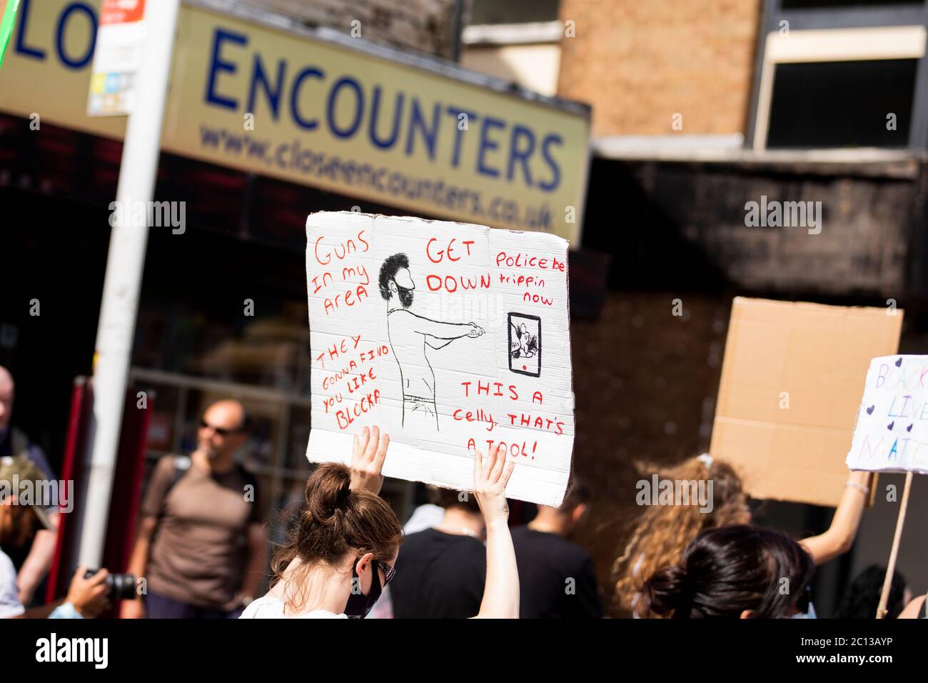 NORTHAMPTON, Royaume-Uni - LE 13 JUIN des manifestants pacifiques se réunissent dans le centre-ville de Northampton pour démontrer l'importance de la vie noire le samedi 13 juin 2020. (Crédit : MI News & Sport/Alay Live News Banque D'Images