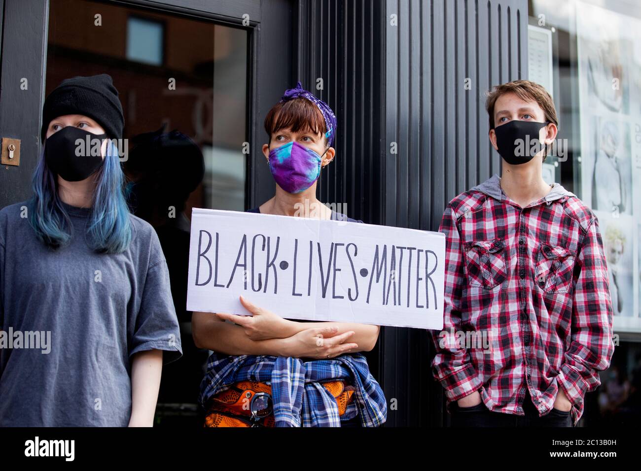 NORTHAMPTON, Royaume-Uni - LE 13 JUIN des manifestants pacifiques se réunissent dans le centre-ville de Northampton pour démontrer l'importance de la vie noire le samedi 13 juin 2020. (Crédit : MI News & Sport/Alay Live News Banque D'Images