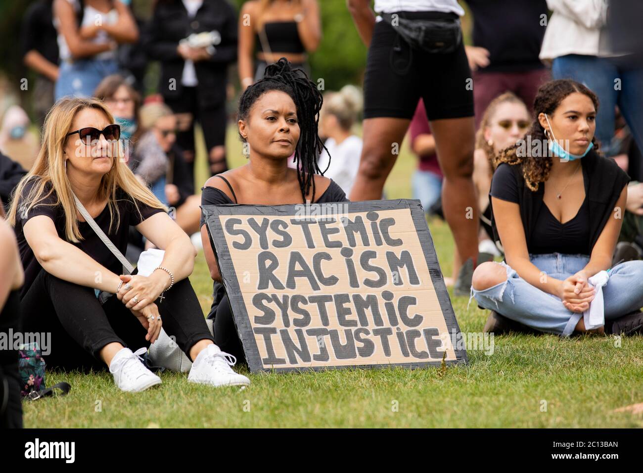 NORTHAMPTON, Royaume-Uni - LE 13 JUIN des manifestants pacifiques se réunissent dans le centre-ville de Northampton pour démontrer l'importance de la vie noire le samedi 13 juin 2020. (Crédit : MI News & Sport/Alay Live News Banque D'Images