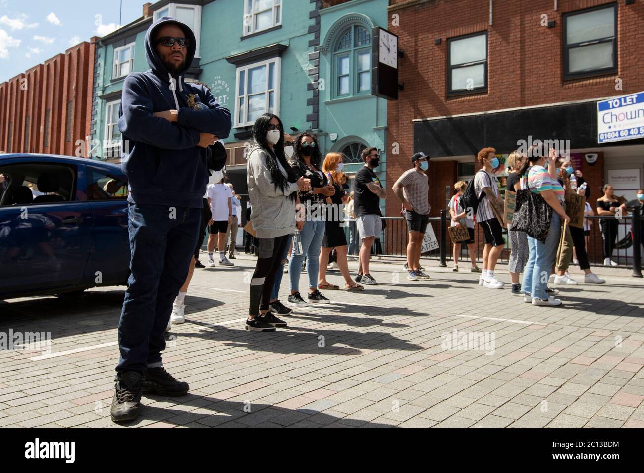 NORTHAMPTON, Royaume-Uni - LE 13 JUIN des manifestants pacifiques se réunissent dans le centre-ville de Northampton pour démontrer l'importance de la vie noire le samedi 13 juin 2020. (Crédit : MI News & Sport/Alay Live News Banque D'Images