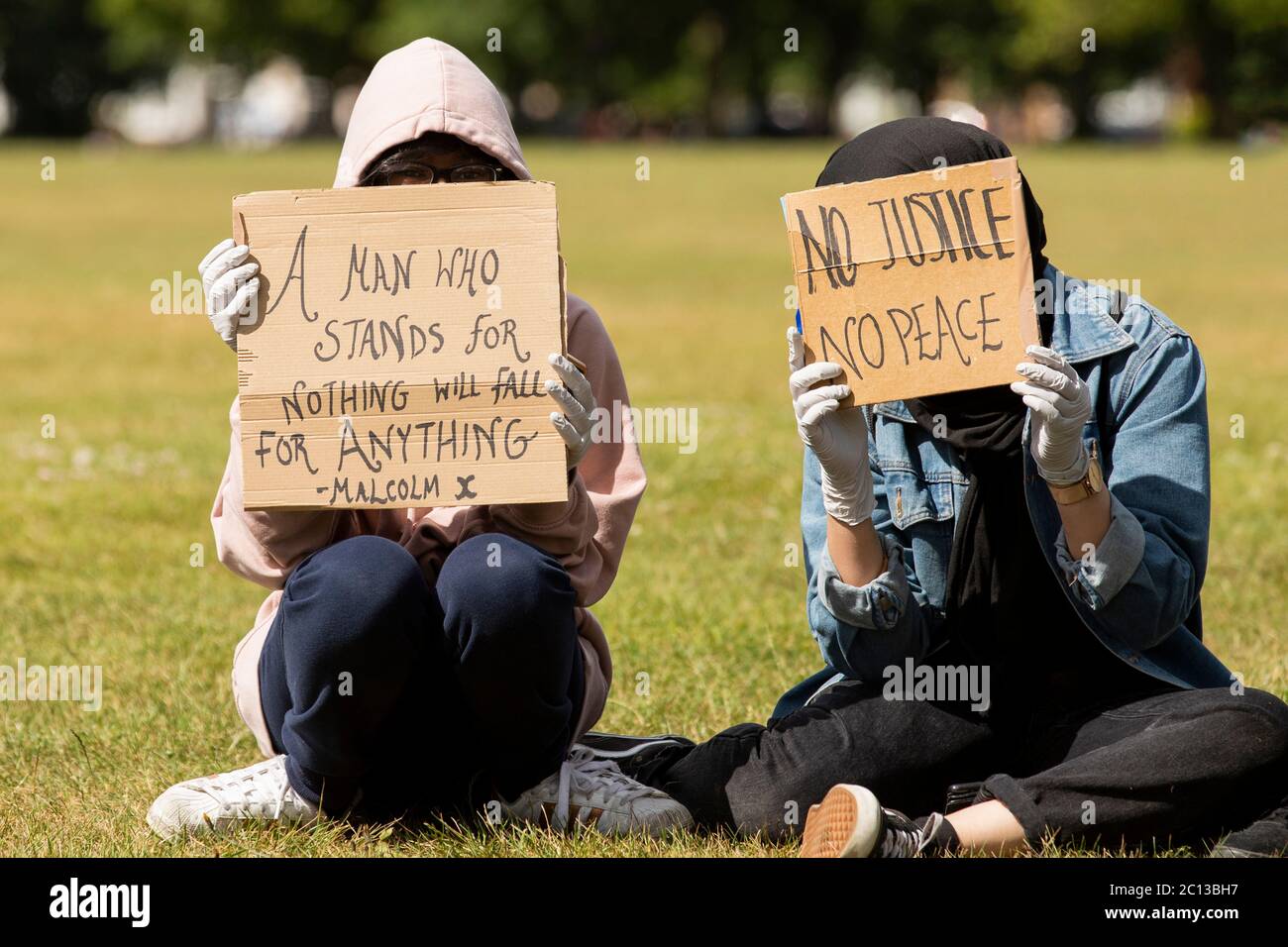 NORTHAMPTON, Royaume-Uni - LE 13 JUIN des manifestants pacifiques se réunissent dans le centre-ville de Northampton pour démontrer l'importance de la vie noire le samedi 13 juin 2020. (Crédit : MI News & Sport/Alay Live News Banque D'Images