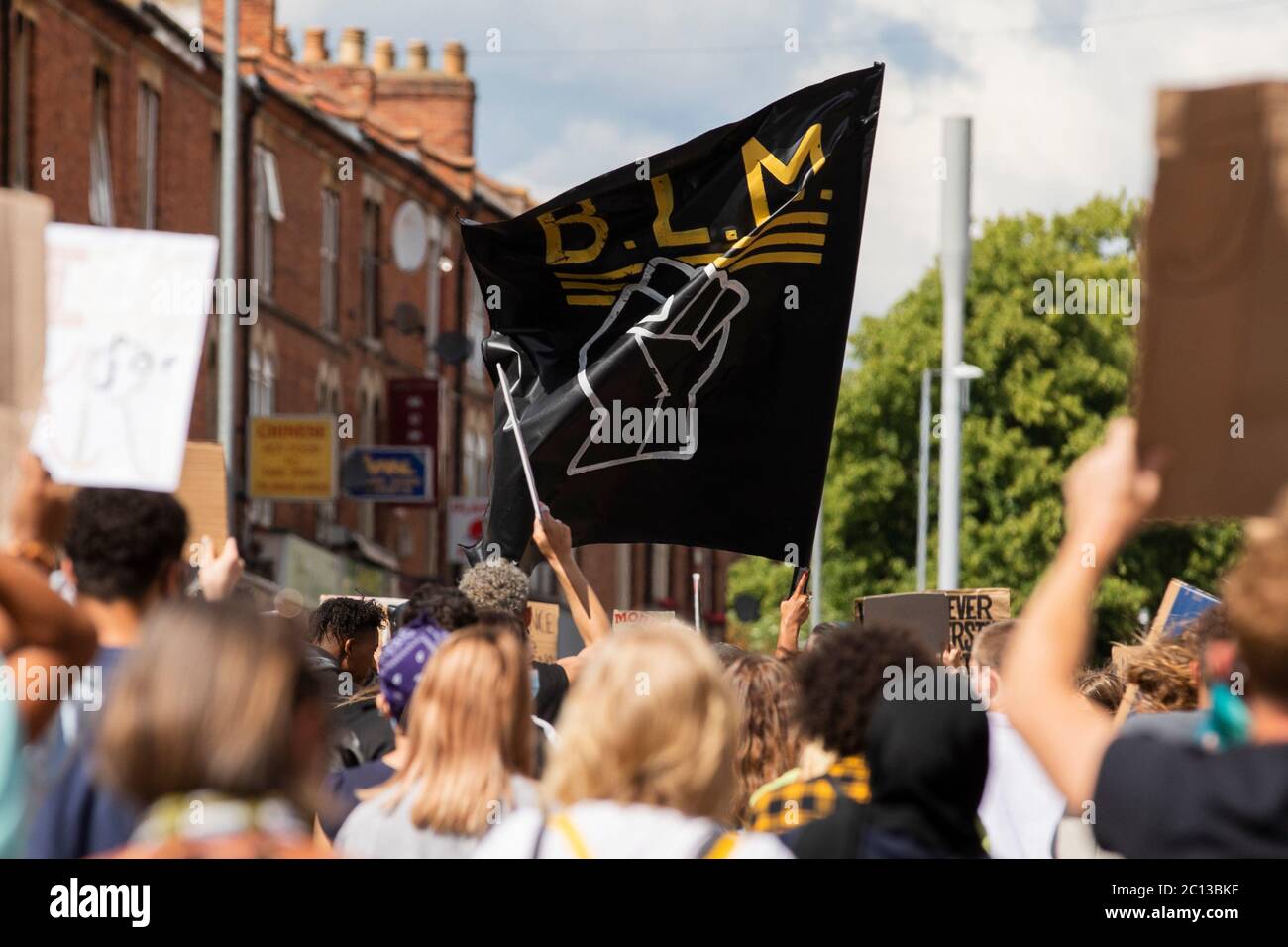 NORTHAMPTON, Royaume-Uni - LE 13 JUIN des manifestants pacifiques se réunissent dans le centre-ville de Northampton pour démontrer l'importance de la vie noire le samedi 13 juin 2020. (Crédit : MI News & Sport/Alay Live News Banque D'Images