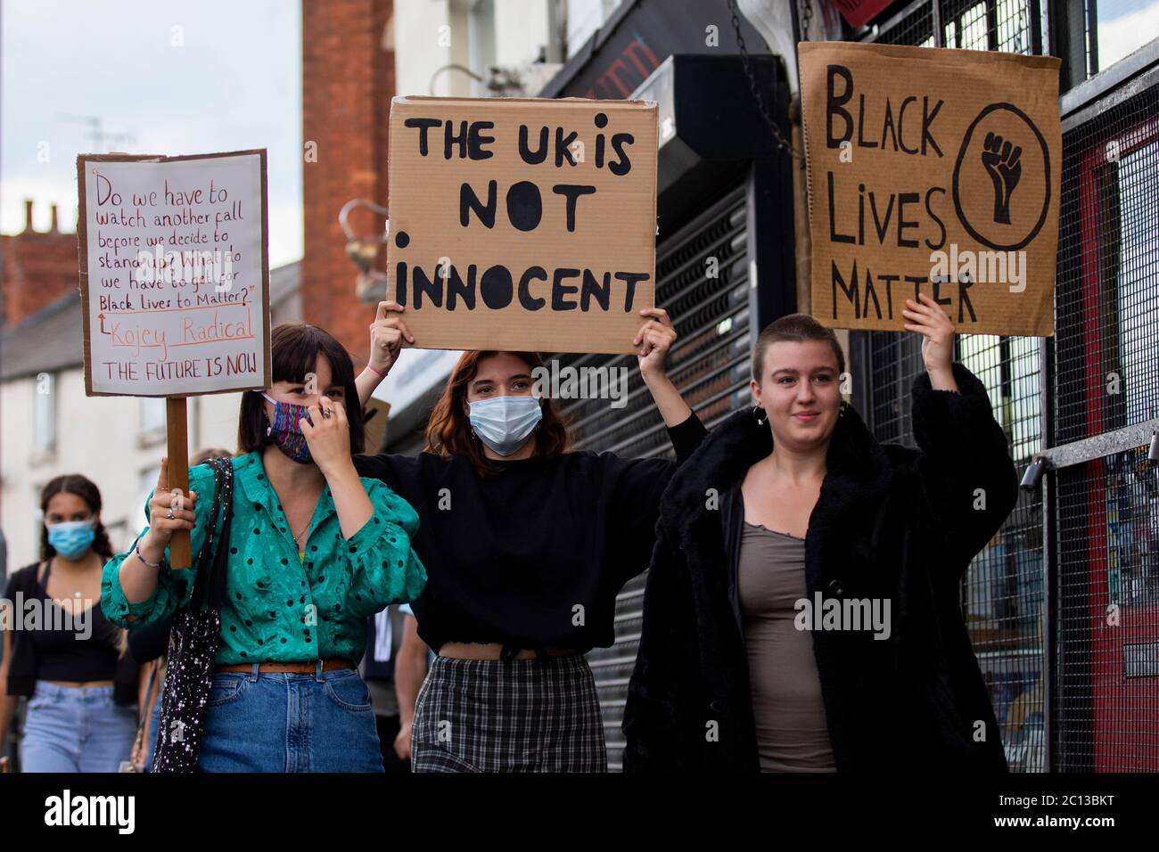 NORTHAMPTON, Royaume-Uni - LE 13 JUIN des manifestants pacifiques se réunissent dans le centre-ville de Northampton pour démontrer l'importance de la vie noire le samedi 13 juin 2020. (Crédit : MI News & Sport/Alay Live News Banque D'Images