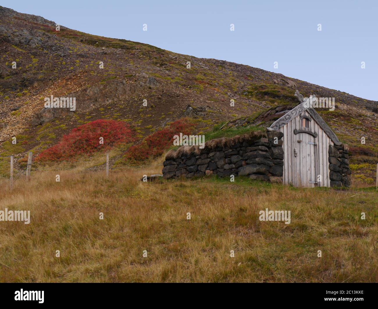 Paysage d'automne avec cabine de gazon en Islande Banque D'Images