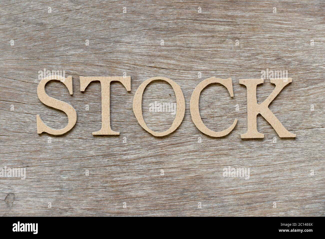 Lettre en lettres alphabétiques en stock de mots sur fond de bois Banque D'Images