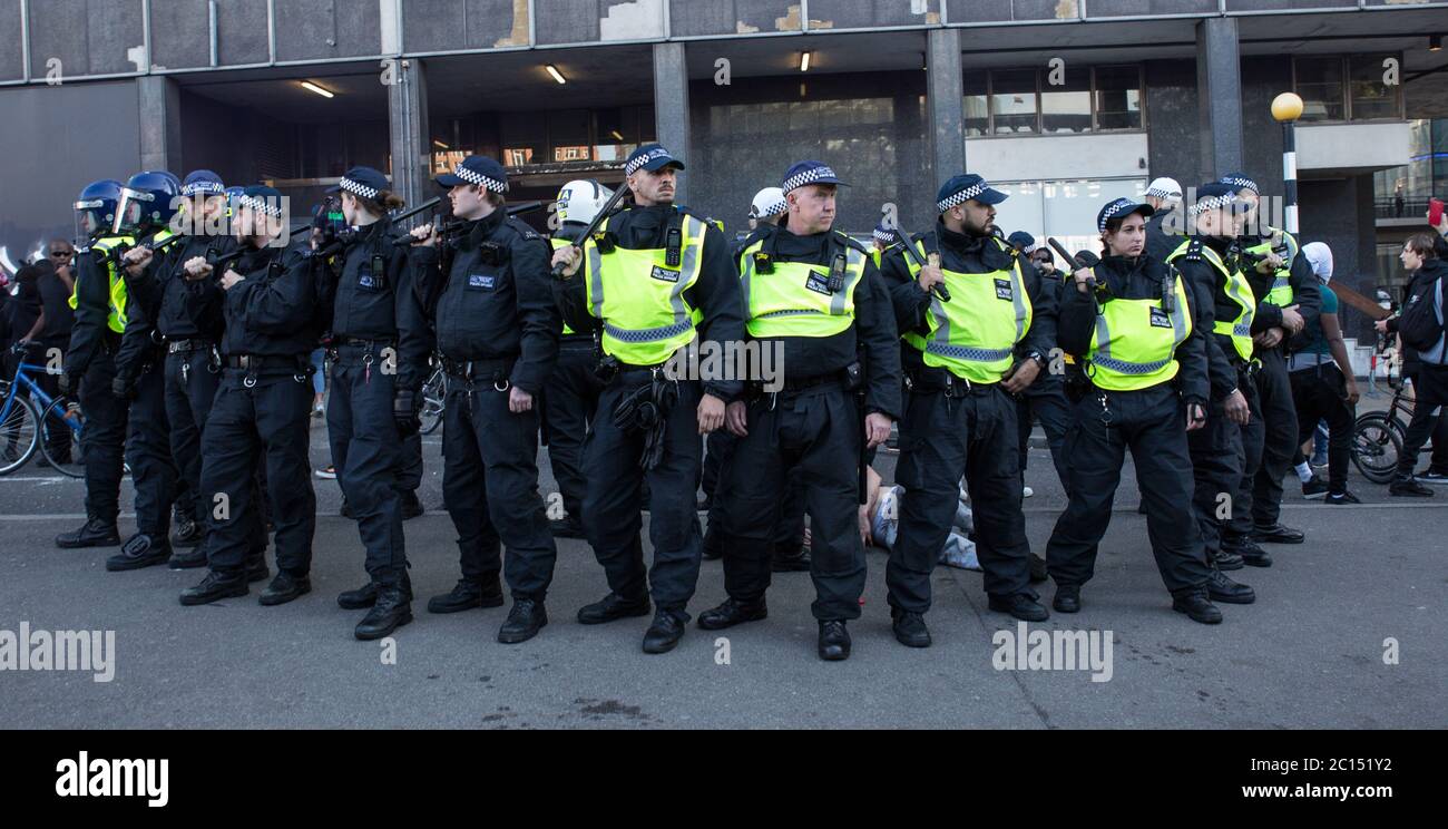 Les militants d'extrême droite, Black Life Matter Banque D'Images