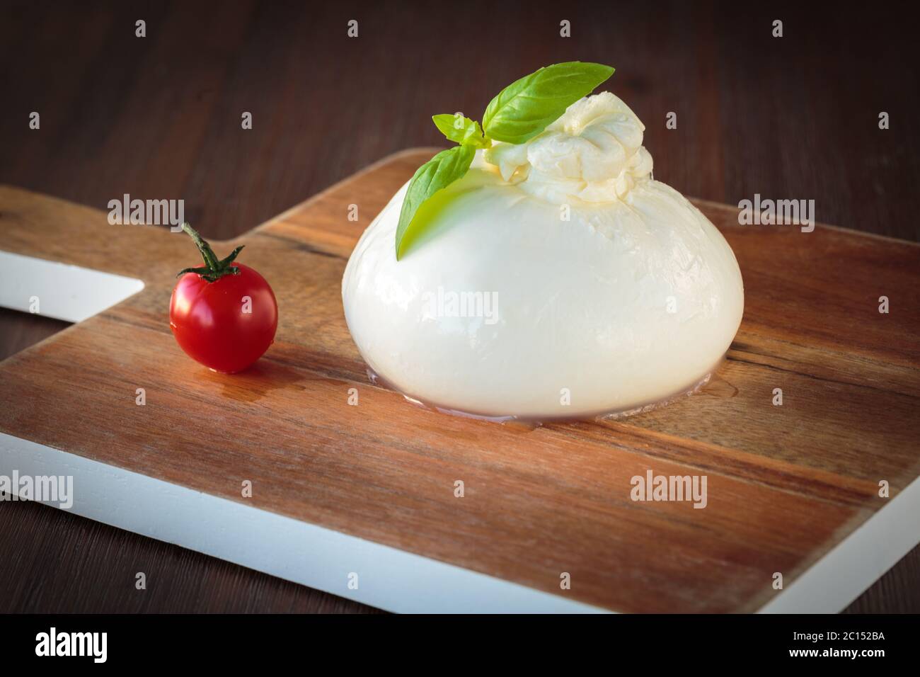 La mozzarella burrata italienne Banque D'Images