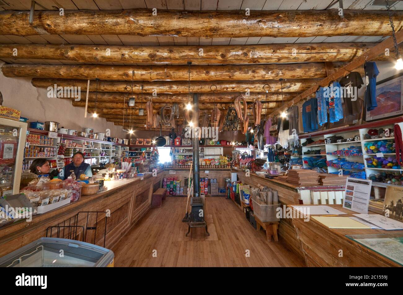 L'intérieur du magasin se trouve au site historique national de Hubbbell Trading Post, réserve indienne Navajo, Ganado, Arizona, États-Unis Banque D'Images