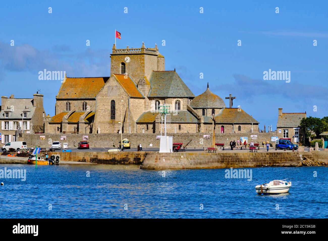 France, Normandie, département de la Manche, Cotentin, Barfleur, labellisés les plus Beaux villages de France, port de pêche et église Saint-Nicolas Banque D'Images