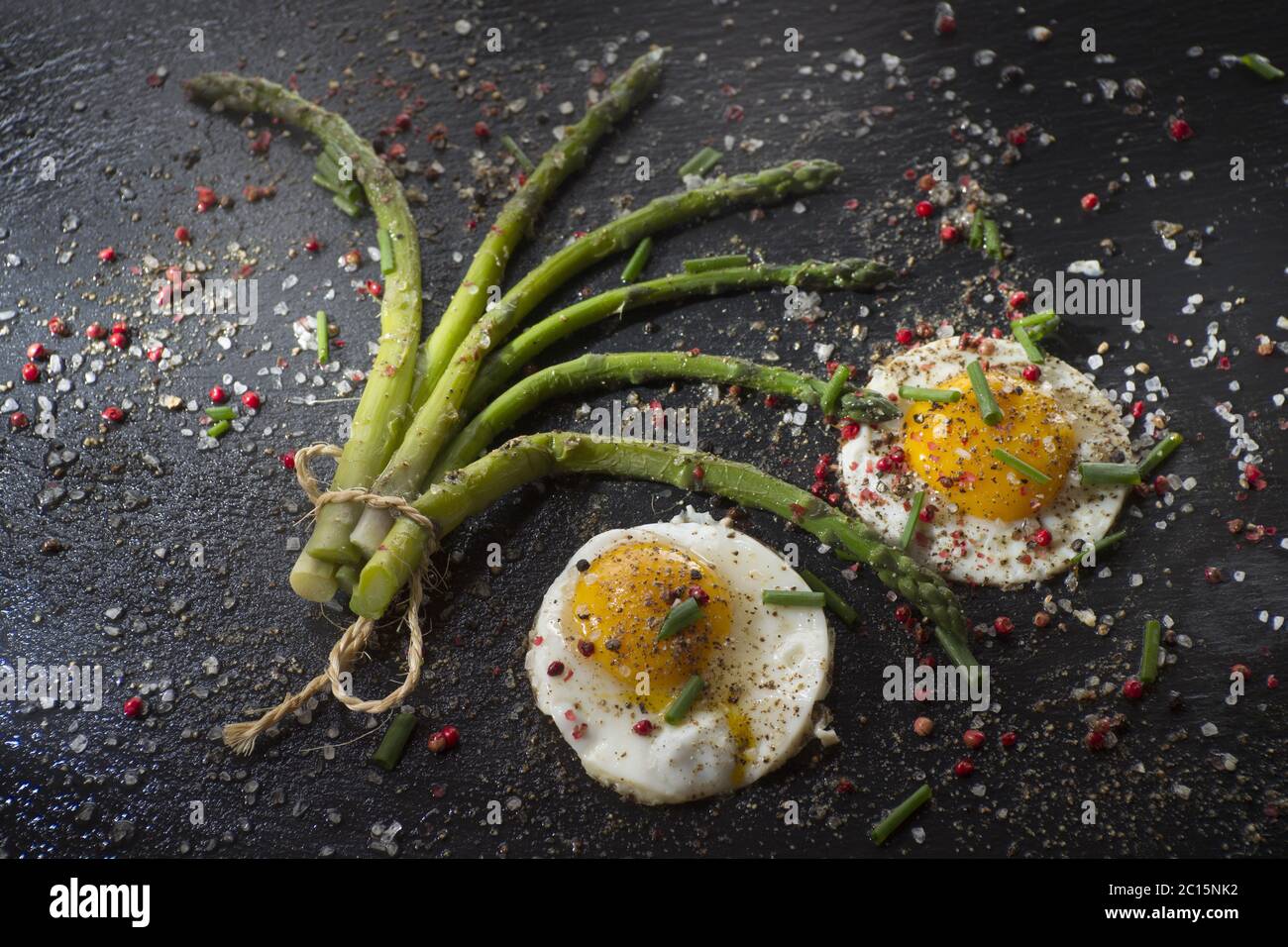 Œufs avec asperges Banque D'Images