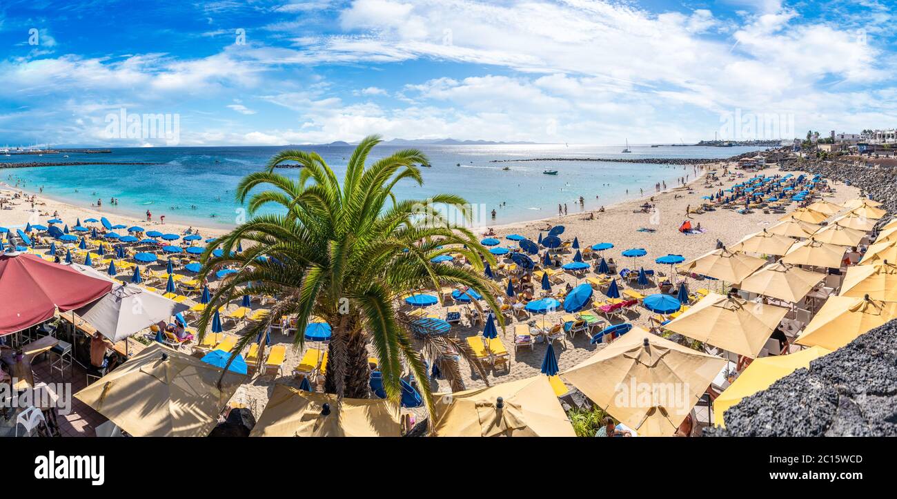 Paysage avec Playa Blanca et Dorada plage, Lanzarote, Iles Canaries, Espagne Banque D'Images