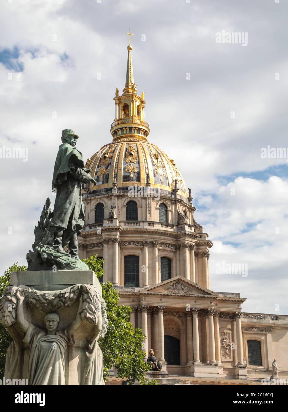 STATUE DE GALLIENI PLACE VAUBAN, PARIS Banque D'Images