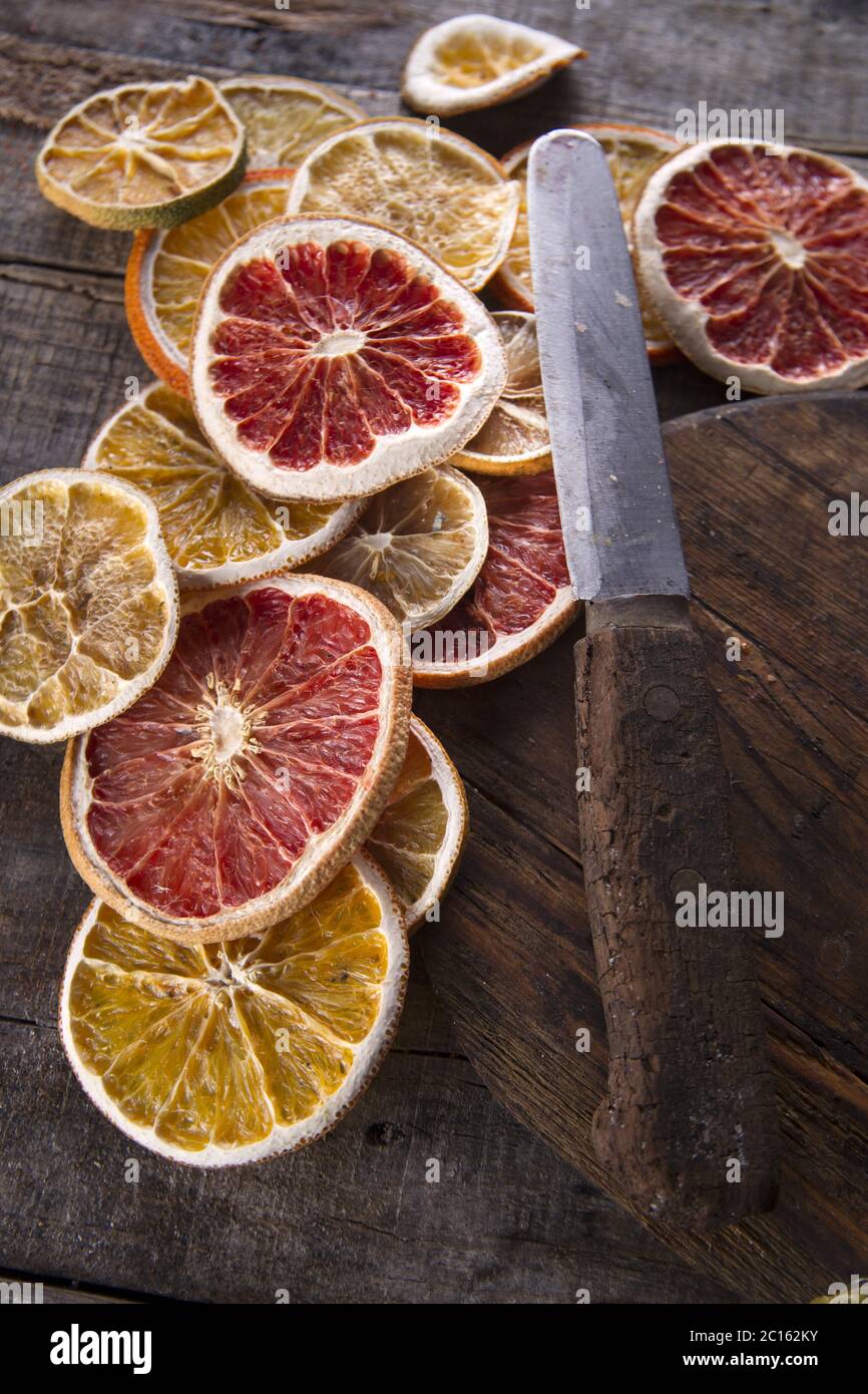 Citron jaune en tranches séchées lot de 3 boîtes de 200g Thiercelin 1809