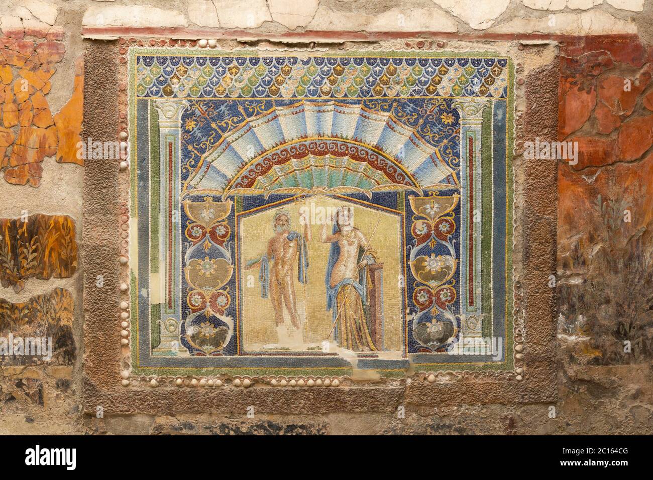 Une mosaïque décorative du dieu Neptune et de la déesse Amphitrite à la Maison de la Mosaïque de Neptune dans l'ancienne ville romaine d'Herculanum, en Italie Banque D'Images