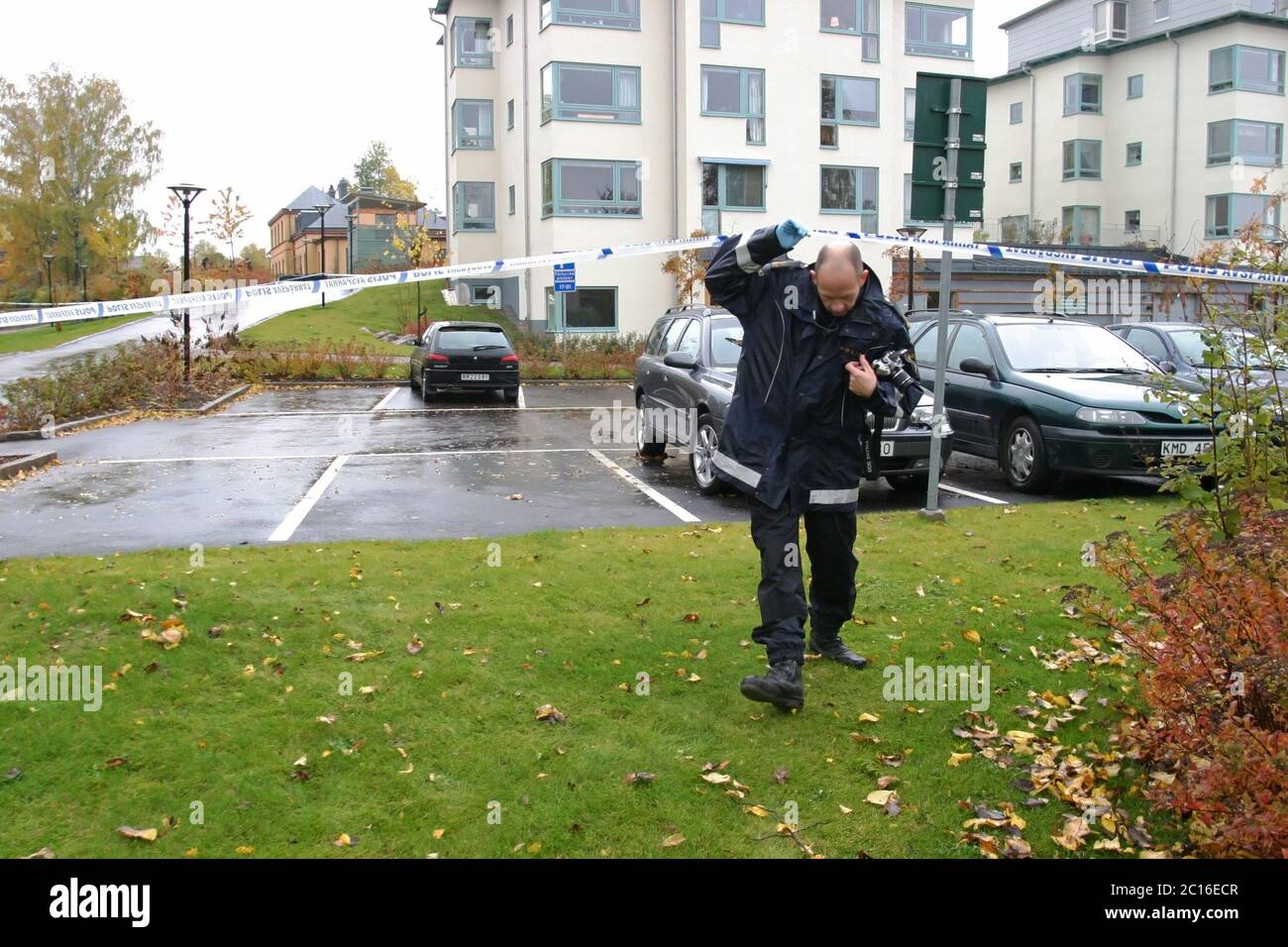 Linköping, Suède 20041019 le double meurtre à Linköping a eu lieu le 19 octobre 2004. Un homme seul et armé de couteaux a assassiné un garçon de huit ans et une femme de 56 ans à Åsgatan, dans les parties centrales de Linköping. Photo Jeppe Gustafsson Banque D'Images