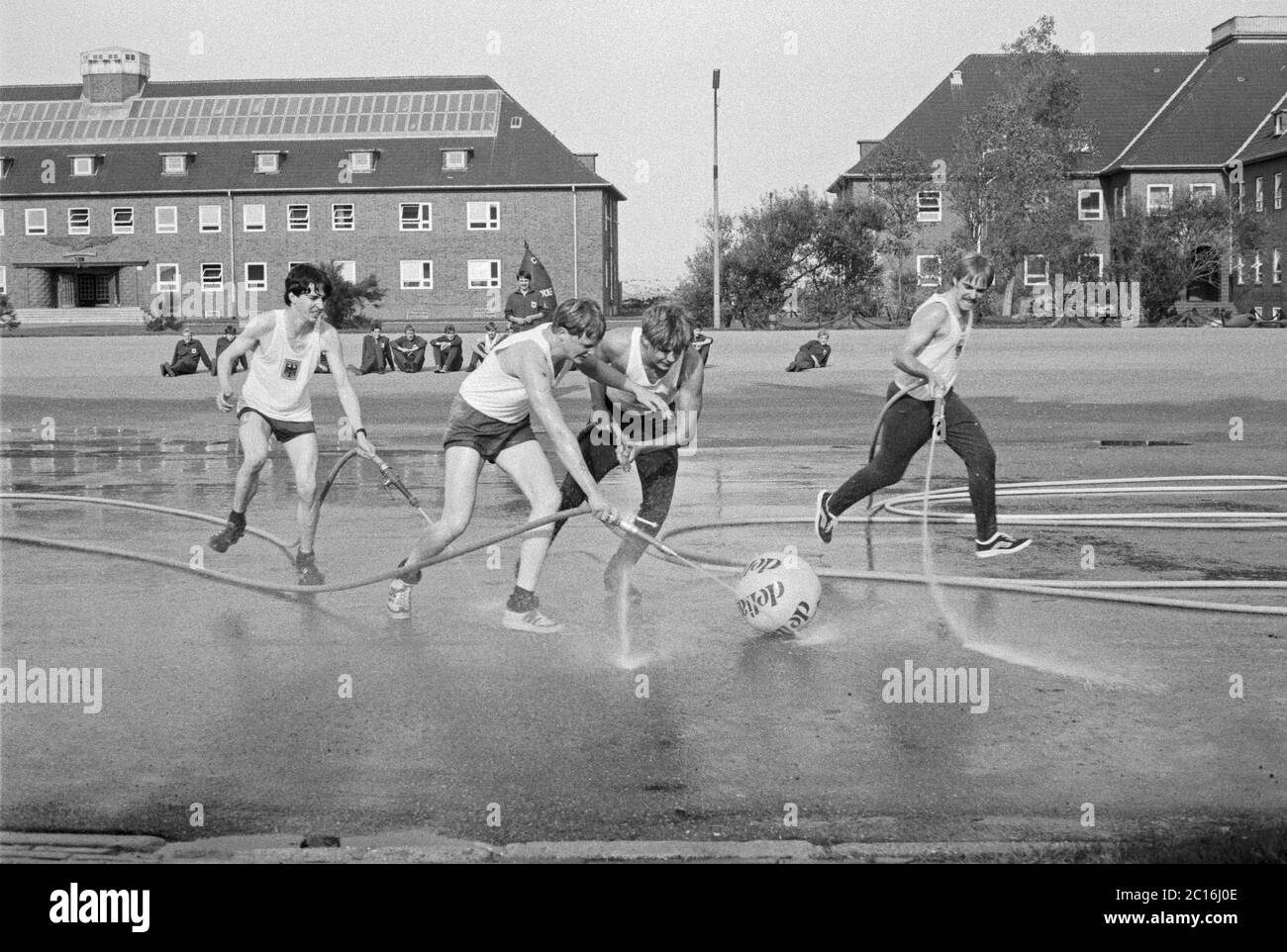 Journée sportive, base navale, 1981 septembre, Ile de Borkum, Basse-Saxe, Allemagne Banque D'Images