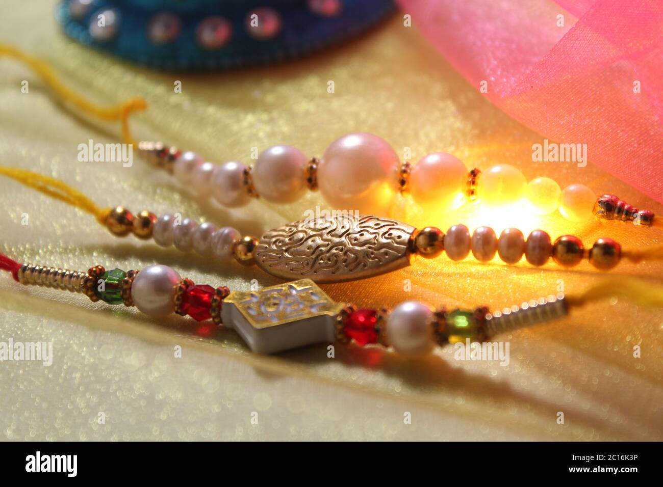 Raksha Bandhan festival, concept montrant le designer Rakhi Banque D'Images Raksha Bandhan festival, concept montrant le designer Rakhi Banque D'Images