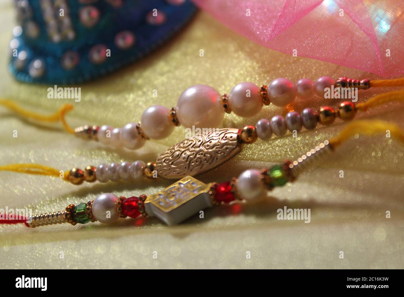 Raksha Bandhan festival, concept montrant le designer Rakhi Banque D'Images Raksha Bandhan festival, concept montrant le designer Rakhi Banque D'Images