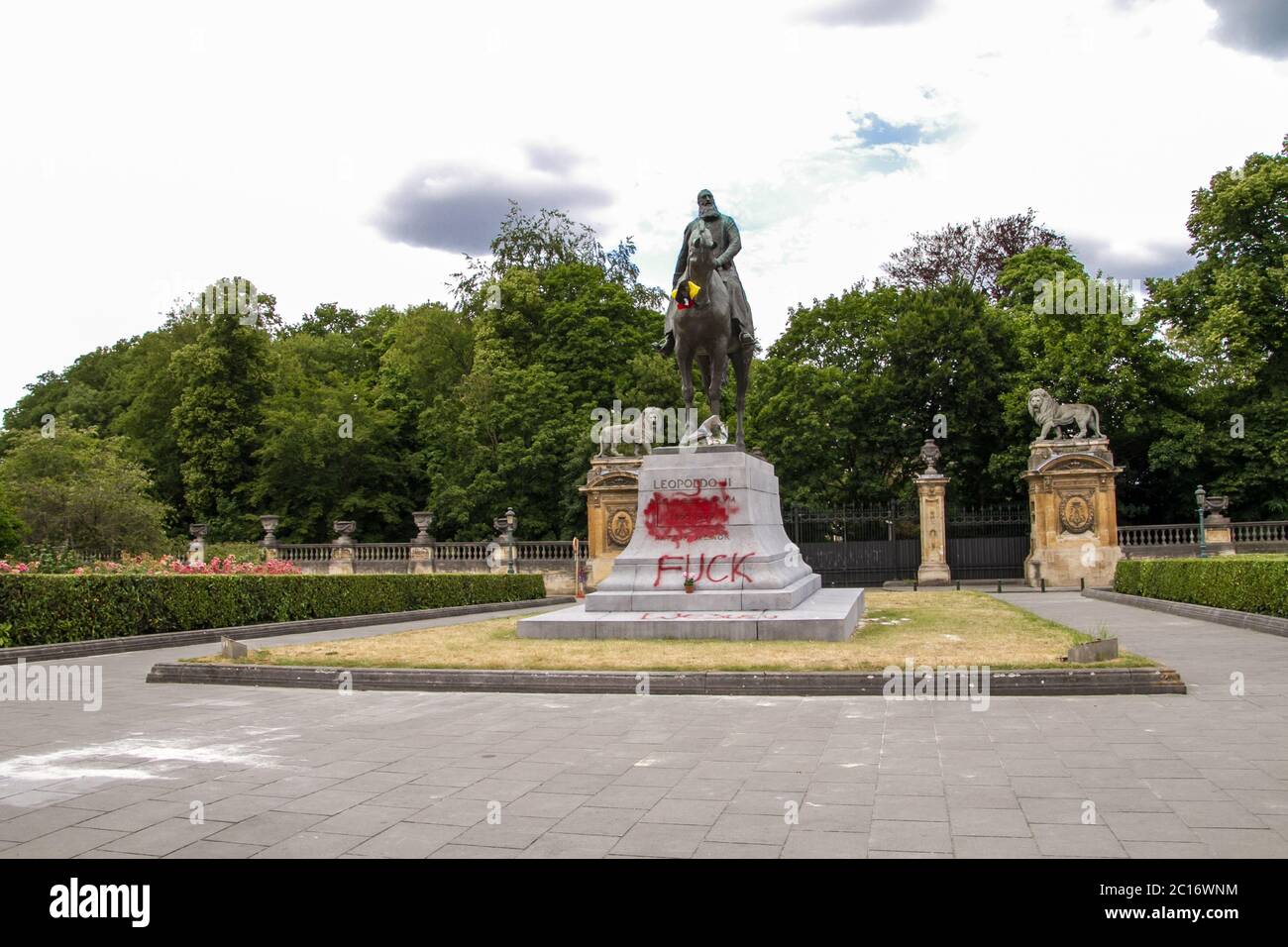 La vie noire compte, statue du roi Léopold II vandalisée en Belgique par des militants (la vie noire compte) dénonçant le passé colonial. Banque D'Images