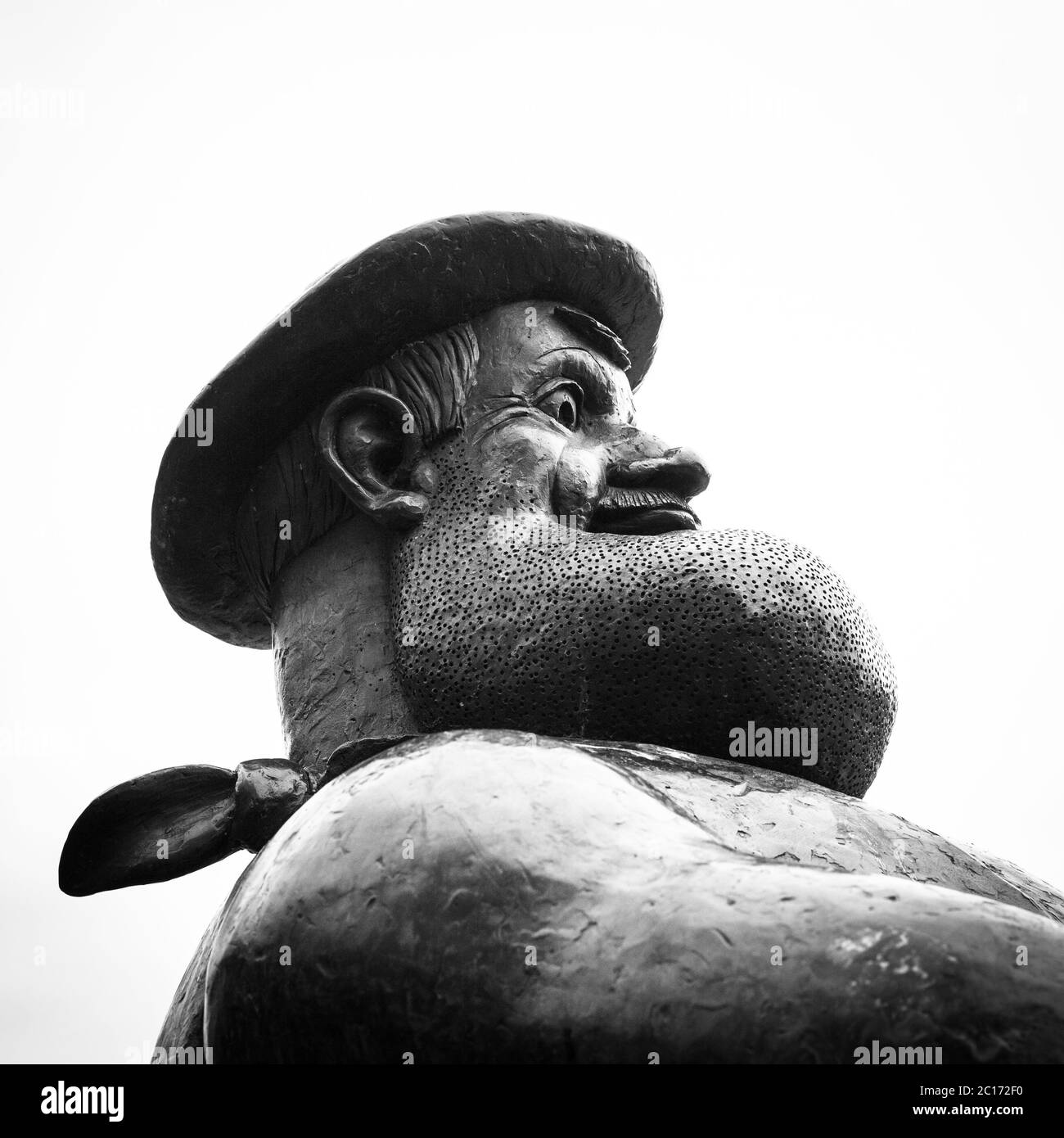 Statue monochrome (noir et blanc) Desperate Dan à Dundee High Street, Écosse, Royaume-Uni. Banque D'Images