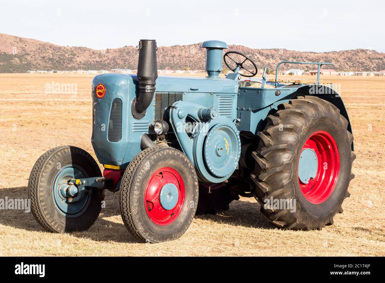 Tracteur Lantine Bulldog vintage stationné au salon de l'air et de la voiture Banque D'Images