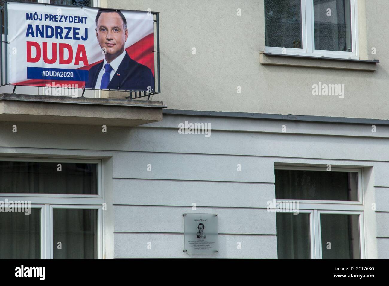 Bannière présentant Andrzej Duda, représentant du parti polonais Prawo i Sprawiedliwosc (droit et justice) candidat pour le Président de la Pologne Banque D'Images