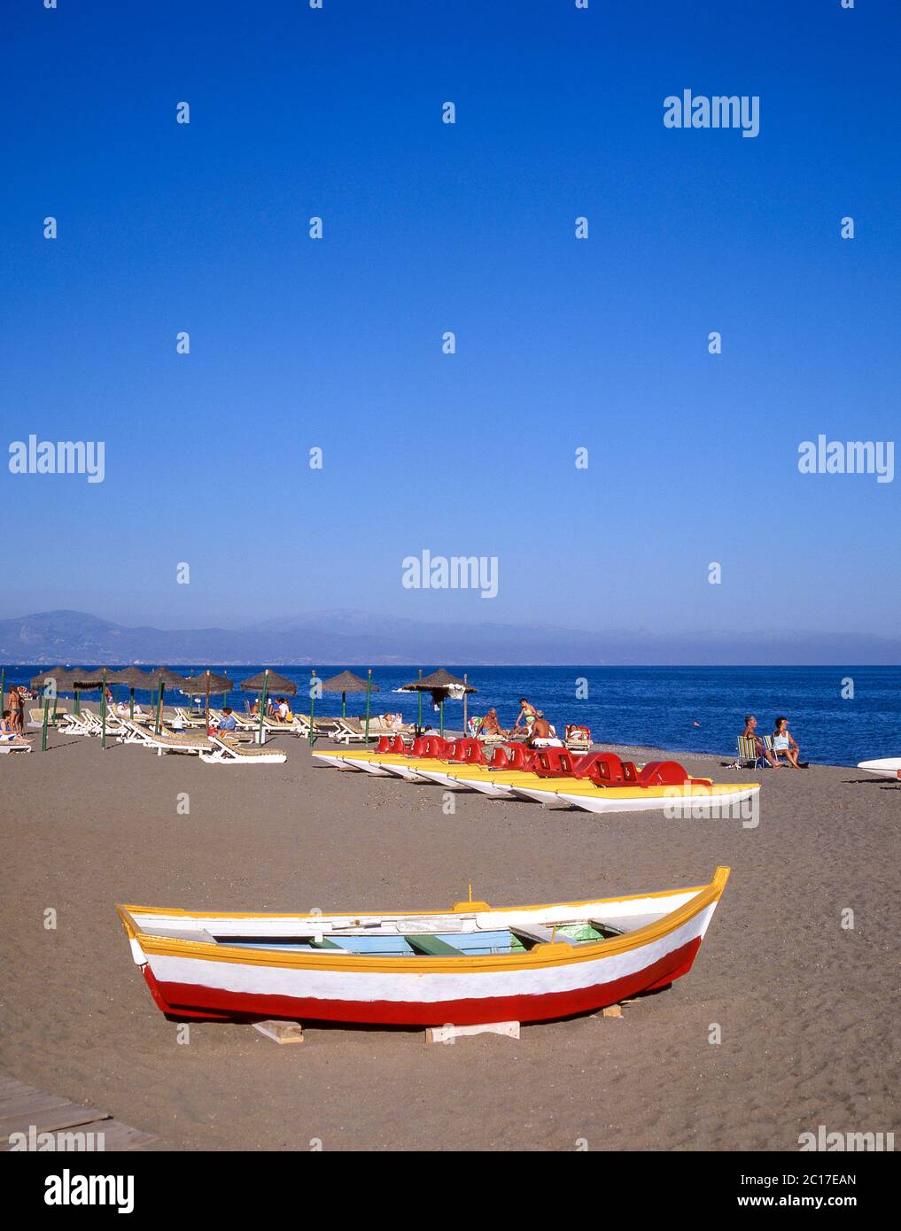 Vue sur la plage, Torremolinos, Costa del sol, Malaga province, Andalousie, Royaume d'Espagne Banque D'Images