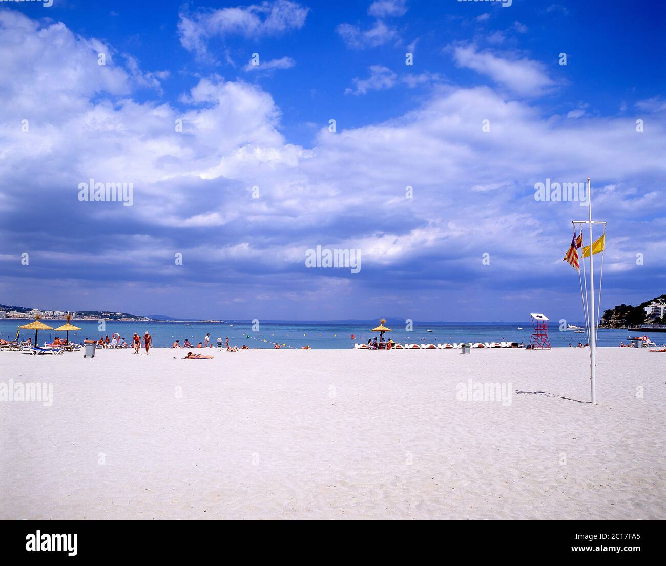 Vue sur la plage, Palmanova, Municipalité de Calvia, Majorque, Îles Baléares, Espagne Banque D'Images