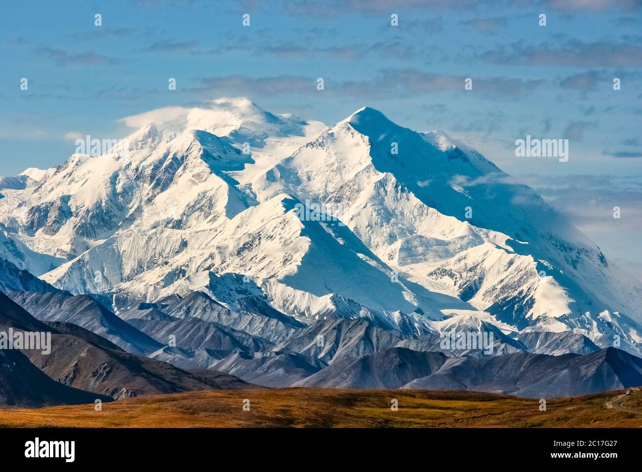 Vue sur le majestueux Denali (Mont McKinley), la plus haute montagne  d'Amérique du Nord, parc national Denali Photo Stock - Alamy
