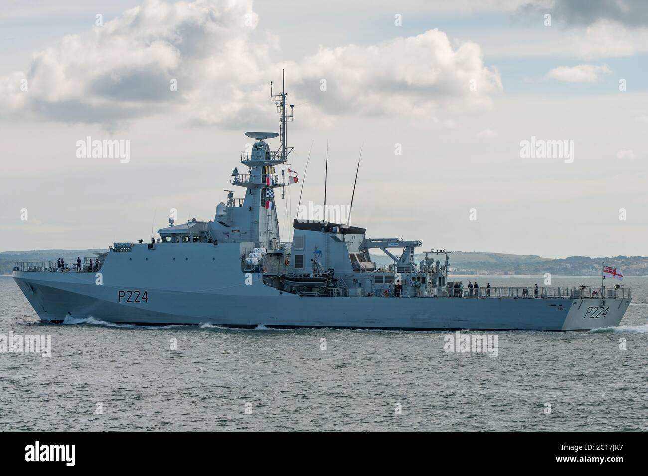 Le navire de patrouille offshore de la Royal Navy, HMS Trent (P224), a quitté Portsmouth (Royaume-Uni) dans l'après-midi du dimanche 14 juin 2020 pour effectuer des patrouilles dans tout le Royaume-Uni. Banque D'Images