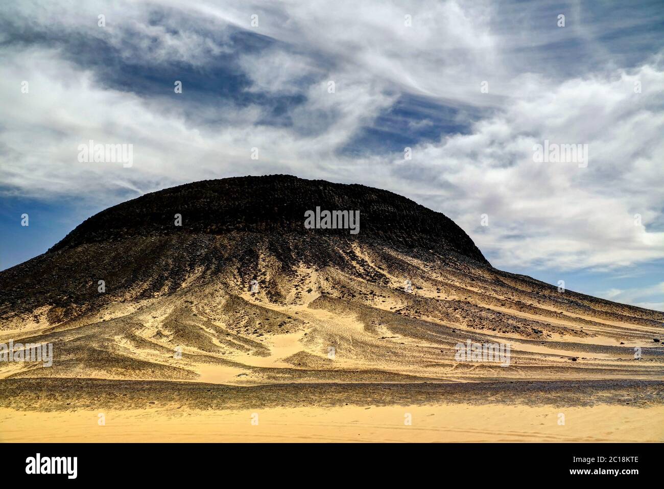 Paysage de montagne dans le désert noir, Bahariya Egypte Banque D'Images