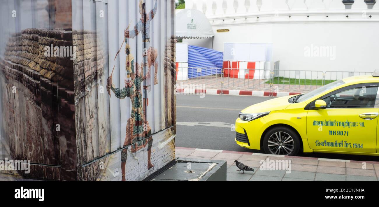 Taxi attendait le client près de la publicité touristique, Bangkok Thaïlande Banque D'Images