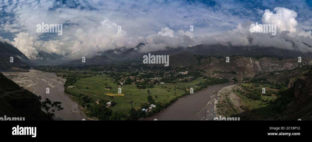 Kunar aka Chitral ou rivière Kama, province de Khyber Pakhtunkhwa Pakistan Banque D'Images