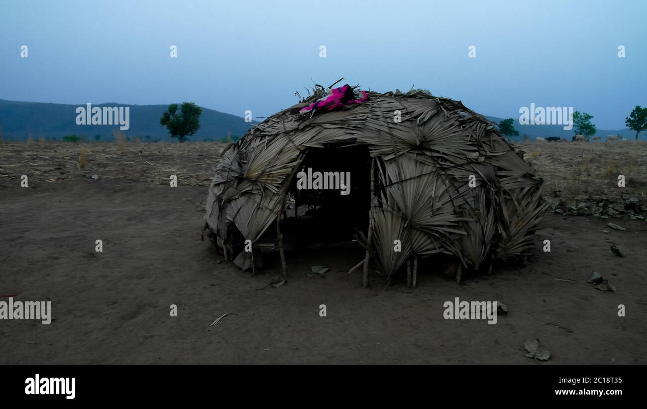 Vue sur le village nomade de la tribu Wodaabe aka Mbororo, Poli, Cameroun Banque D'Images