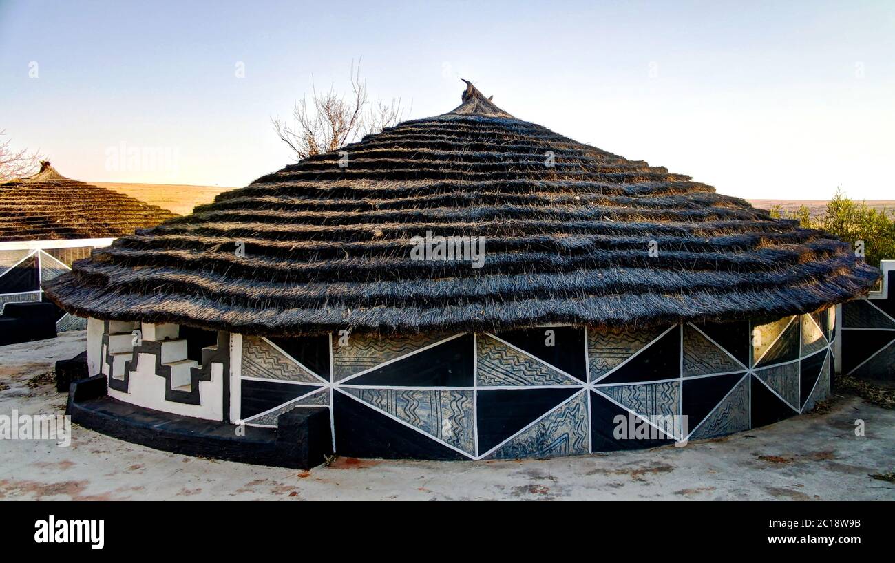 Cabane traditionnelle de Ndebele, Botshabelo, Mpumalanga, Afrique du Sud Banque D'Images