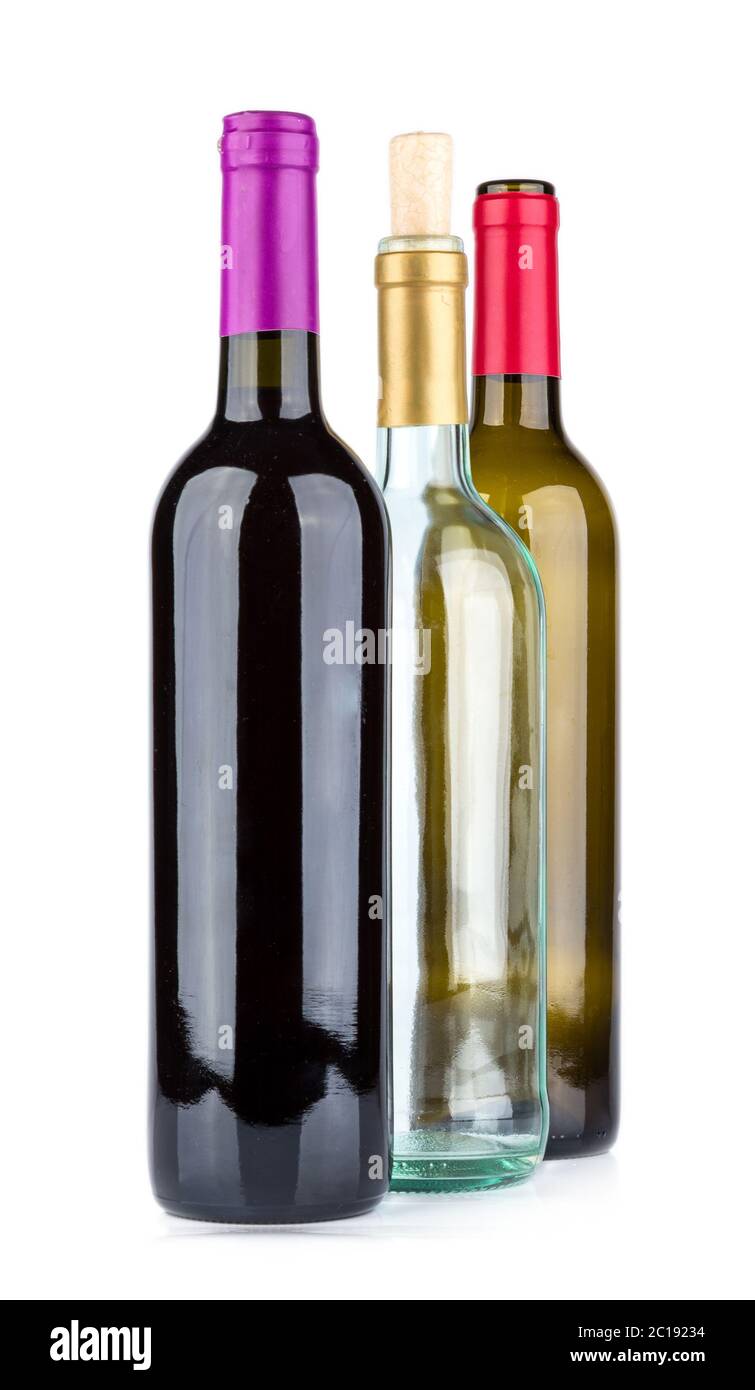 Trois bouteilles de vin isolées sur fond blanc Banque D'Images