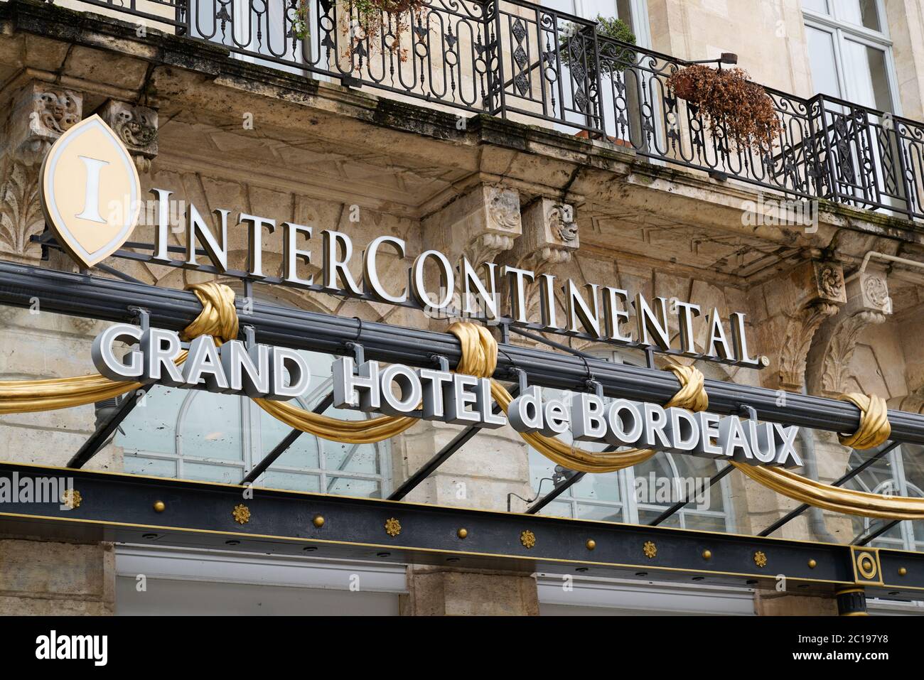 Bordeaux , Aquitaine / France - 06 10 2020 : Intercontinental Grand Hotel de Bordeaux une auberge de luxe et célèbre dans le centre-ville de france Banque D'Images